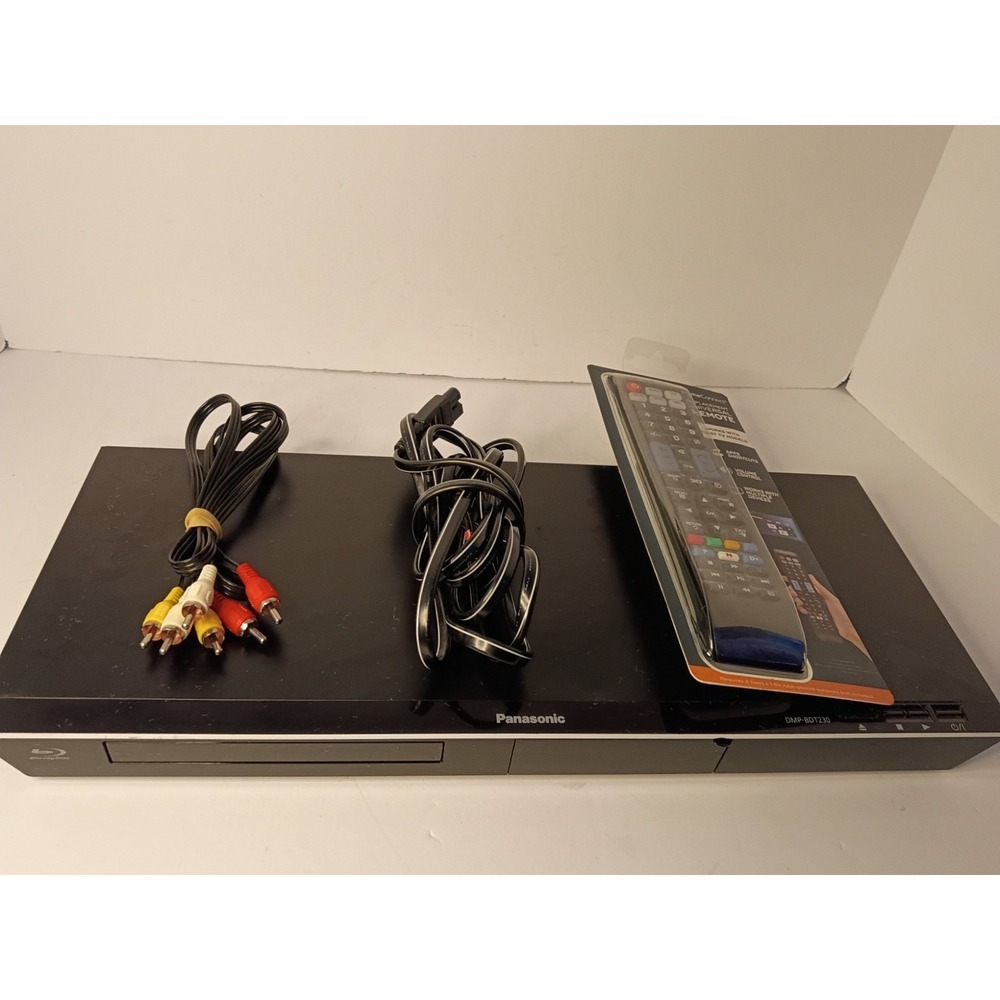 Panasonic DMP-BDT230 3D Blu-Ray /DVD Player WiFi w/Remote & Power Cord Tested